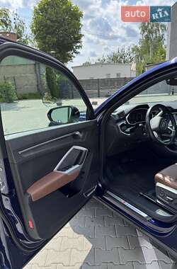Внедорожник / Кроссовер Audi Q3 2021 в 