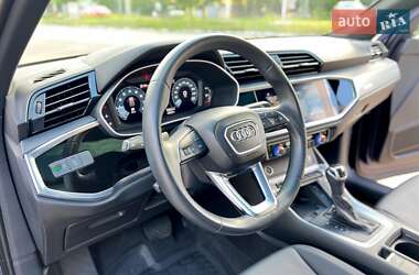 Внедорожник / Кроссовер Audi Q3 2021 в 
