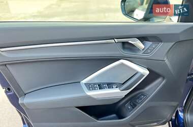 Внедорожник / Кроссовер Audi Q3 2021 в 