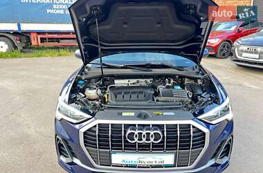 Внедорожник / Кроссовер Audi Q3 2021 в 