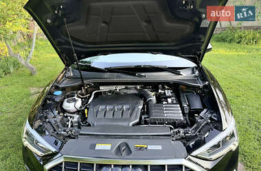 Внедорожник / Кроссовер Audi Q3 2023 в 