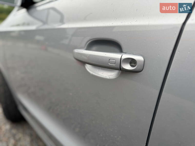 Позашляховик / Кросовер Audi Q3 2015 в Луцьку