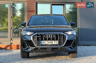 Позашляховик / Кросовер Audi Q3 2019 в 