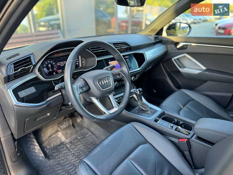 Позашляховик / Кросовер Audi Q3 2019 в Львові