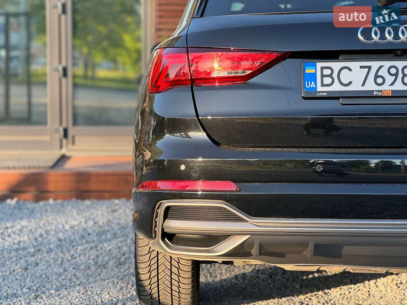 Позашляховик / Кросовер Audi Q3 2019 в Львові