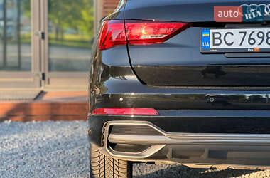 Позашляховик / Кросовер Audi Q3 2019 в 