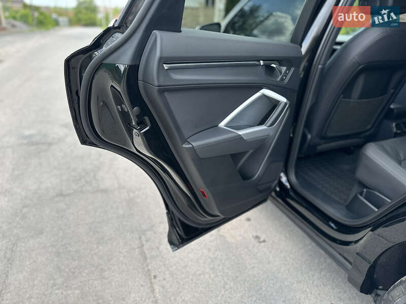 Позашляховик / Кросовер Audi Q3 2019 в Вінниці