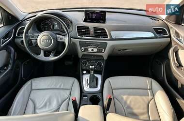 Внедорожник / Кроссовер Audi Q3 2016 в 