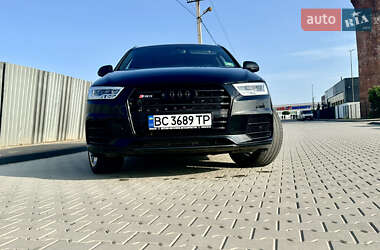 Внедорожник / Кроссовер Audi Q3 2016 в 