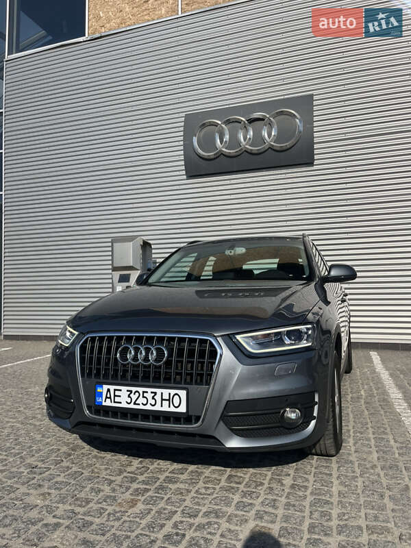 Внедорожник / Кроссовер Audi Q3 2014 в 