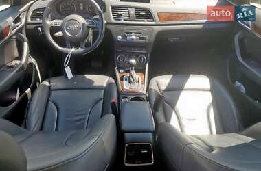 Позашляховик / Кросовер Audi Q3 2016 в 