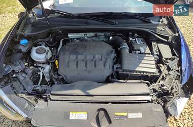 Внедорожник / Кроссовер Audi Q3 2022 в 