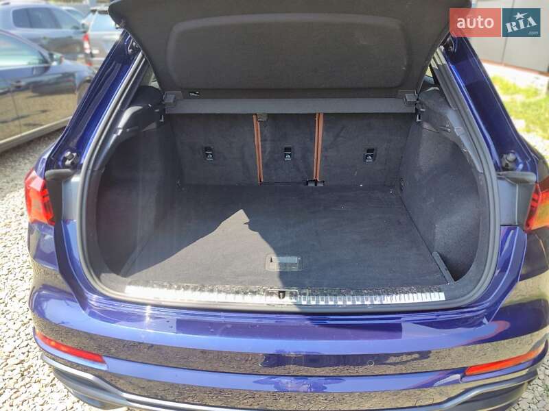 Внедорожник / Кроссовер Audi Q3 2022 в Стрые