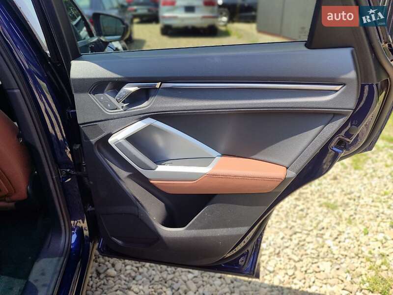 Внедорожник / Кроссовер Audi Q3 2022 в Стрые