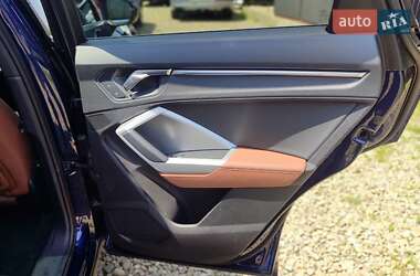 Внедорожник / Кроссовер Audi Q3 2022 в 