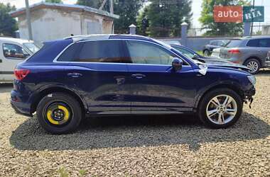 Внедорожник / Кроссовер Audi Q3 2022 в 
