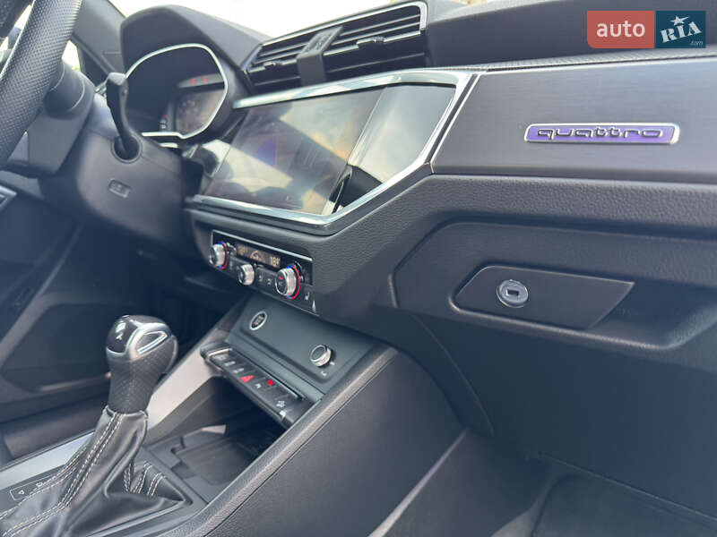 Внедорожник / Кроссовер Audi Q3 2021 в Одессе