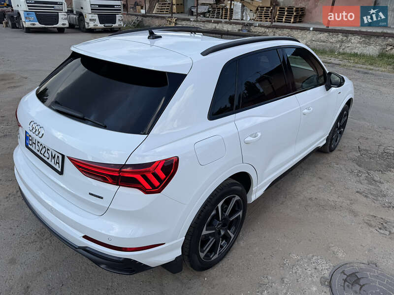 Внедорожник / Кроссовер Audi Q3 2021 в Одессе