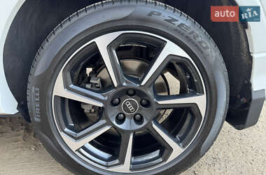 Внедорожник / Кроссовер Audi Q3 2021 в 