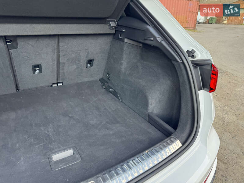 Внедорожник / Кроссовер Audi Q3 2021 в Одессе