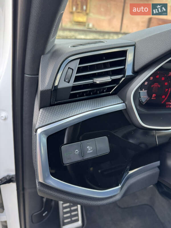 Внедорожник / Кроссовер Audi Q3 2021 в Одессе