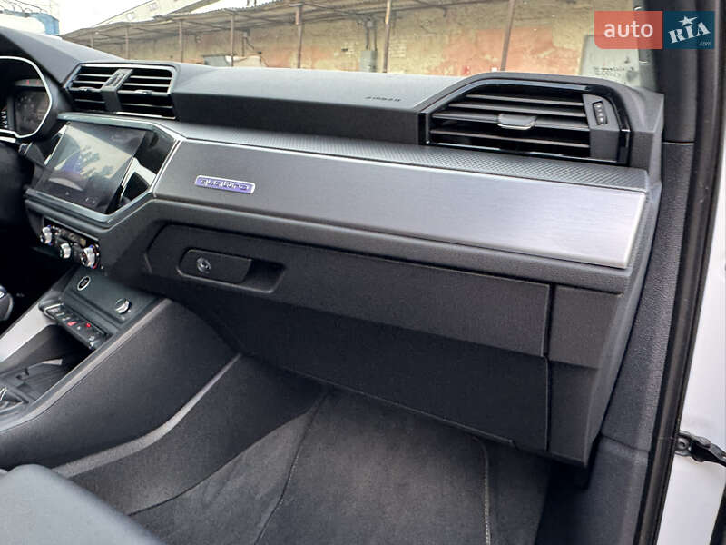 Внедорожник / Кроссовер Audi Q3 2021 в Одессе