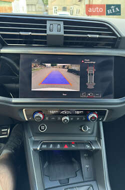 Внедорожник / Кроссовер Audi Q3 2021 в 