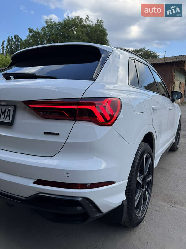 Внедорожник / Кроссовер Audi Q3 2021 в Одессе