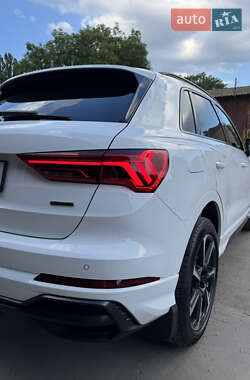 Внедорожник / Кроссовер Audi Q3 2021 в 
