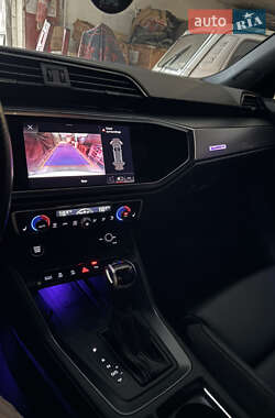 Внедорожник / Кроссовер Audi Q3 2021 в 