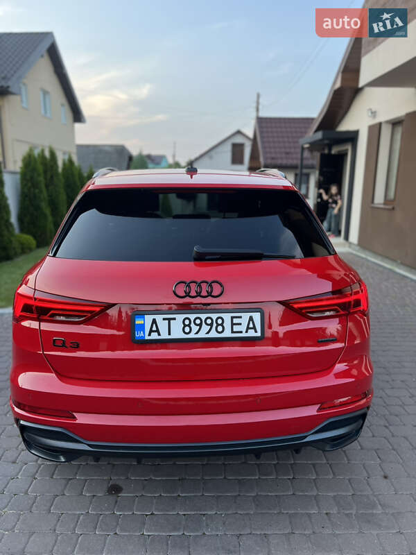 Позашляховик / Кросовер Audi Q3 2021 в Івано-Франківську