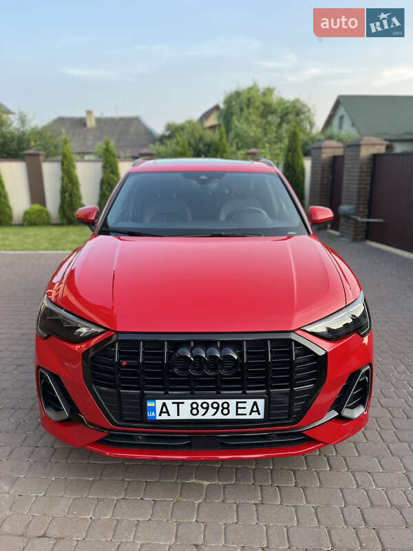Внедорожник / Кроссовер Audi Q3 2021 в Ивано-Франковске