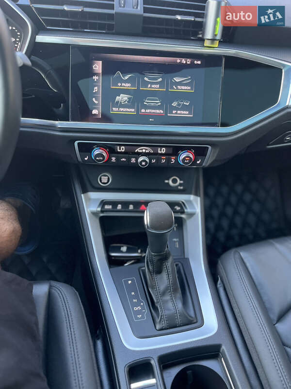 Позашляховик / Кросовер Audi Q3 2021 в Івано-Франківську
