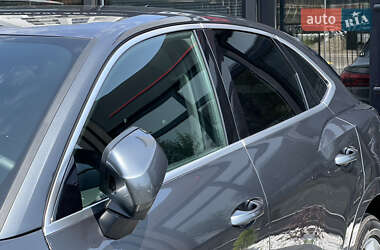 Внедорожник / Кроссовер Audi Q3 2020 в 