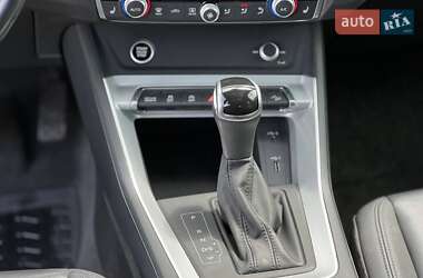 Внедорожник / Кроссовер Audi Q3 2020 в 