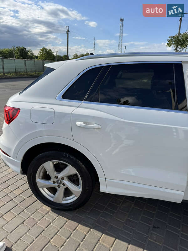 Внедорожник / Кроссовер Audi Q3 2019 в Одессе