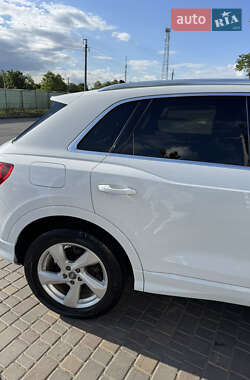 Внедорожник / Кроссовер Audi Q3 2019 в 