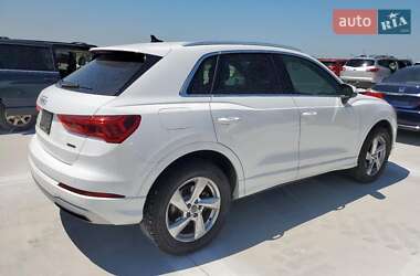 Внедорожник / Кроссовер Audi Q3 2020 в 