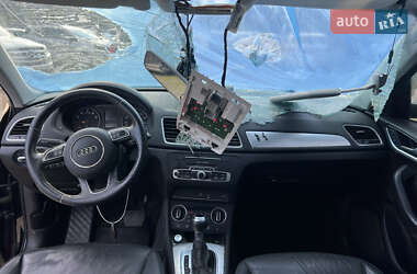 Внедорожник / Кроссовер Audi Q3 2015 в 