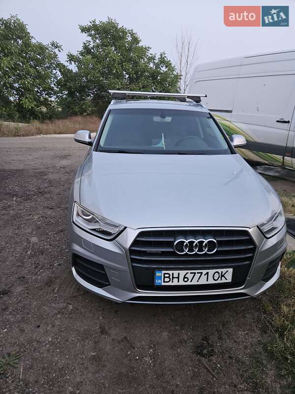 Внедорожник / Кроссовер Audi Q3 2015 в 