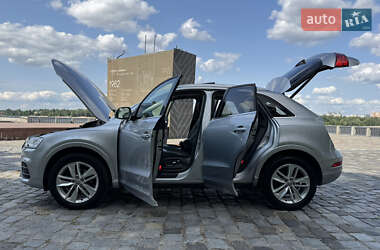 Внедорожник / Кроссовер Audi Q3 2016 в 