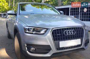 Внедорожник / Кроссовер Audi Q3 2015 в 