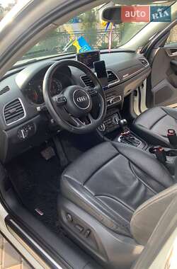 Внедорожник / Кроссовер Audi Q3 2012 в 