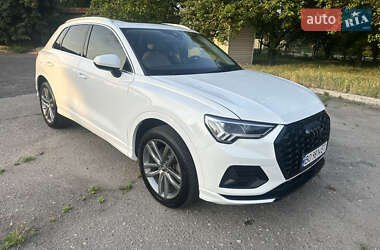 Внедорожник / Кроссовер Audi Q3 2019 в 