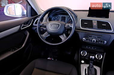 Внедорожник / Кроссовер Audi Q3 2015 в 