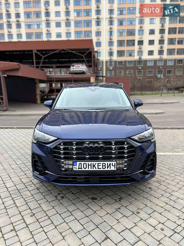 Внедорожник / Кроссовер Audi Q3 2020 в Одессе