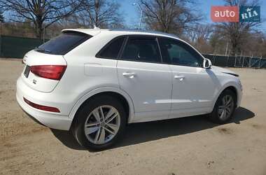 Внедорожник / Кроссовер Audi Q3 2017 в 