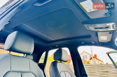 Внедорожник / Кроссовер Audi Q3 2021 в 