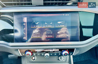 Внедорожник / Кроссовер Audi Q3 2021 в 