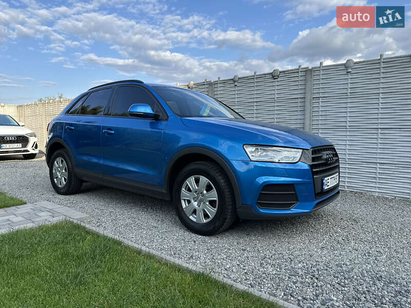 Позашляховик / Кросовер Audi Q3 2016 в Дніпрі